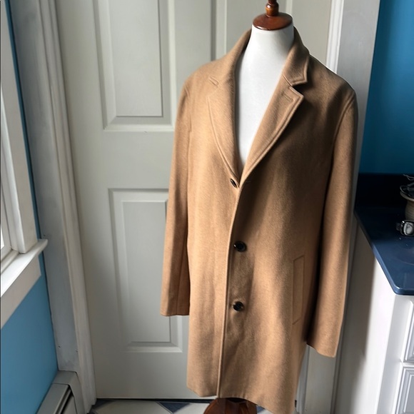 Men’s Cole Haan Tan Trench Coat with Classic Silhouette - Picture 2 of 3